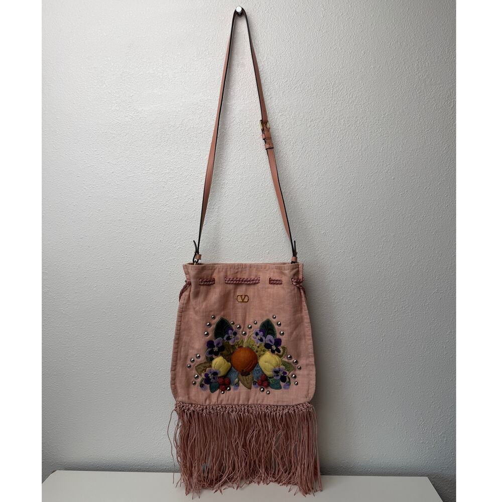 NWOT Valentino Garavani Nellcôte Pink Linen Floral Fringe Crossbody Bag - Picture 2 of 16